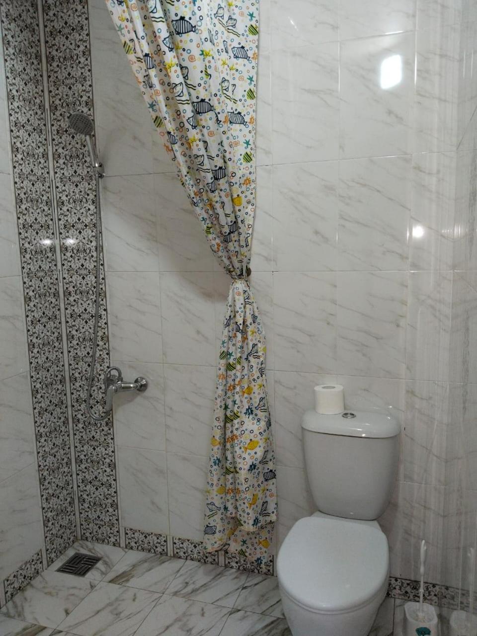 Arman Hotel Saryaghash Екстериор снимка